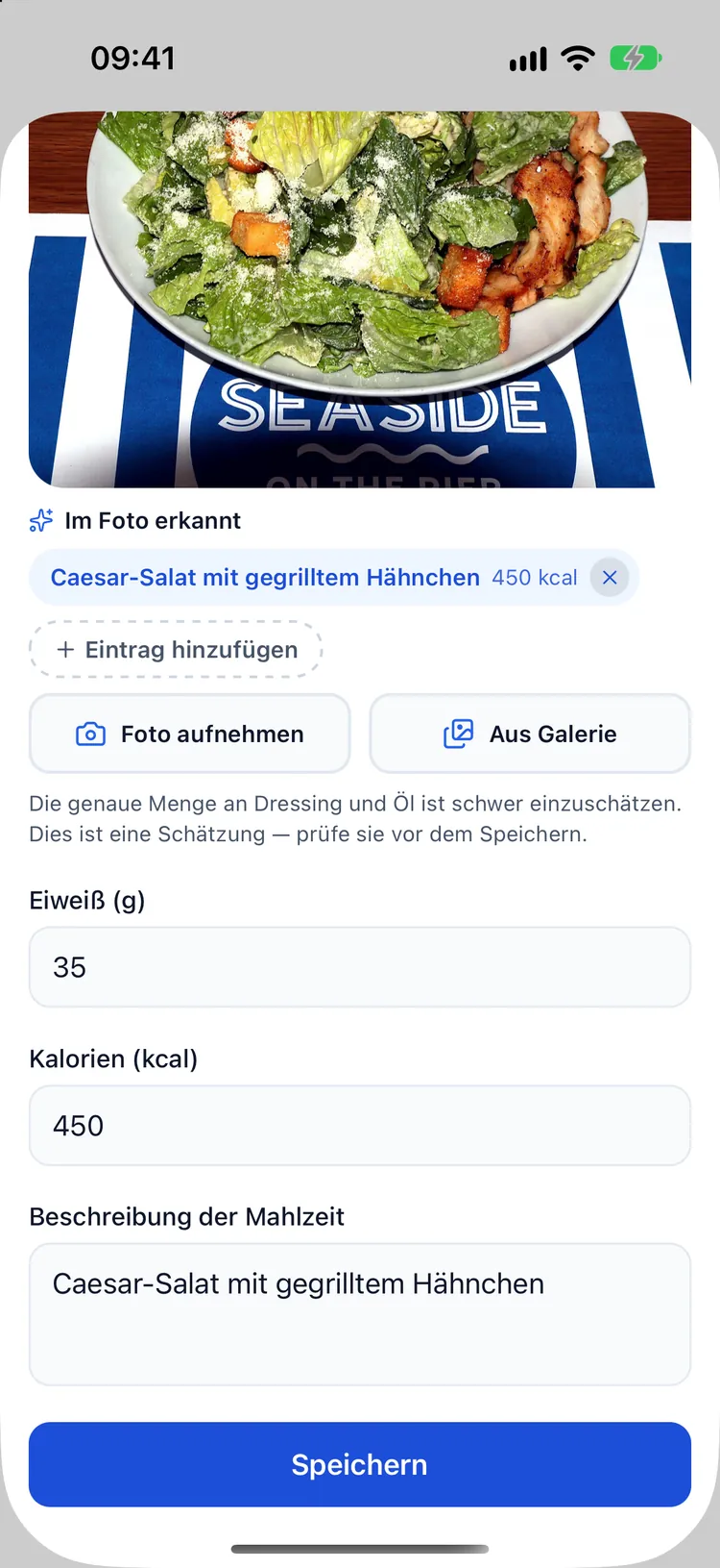 KI-Kalorienschätzung per Foto im Ernährungsformular: Caesar Salad mit Hähnchen, 625 kcal, 55 g Protein, mit Hinweis zur Unsicherheit