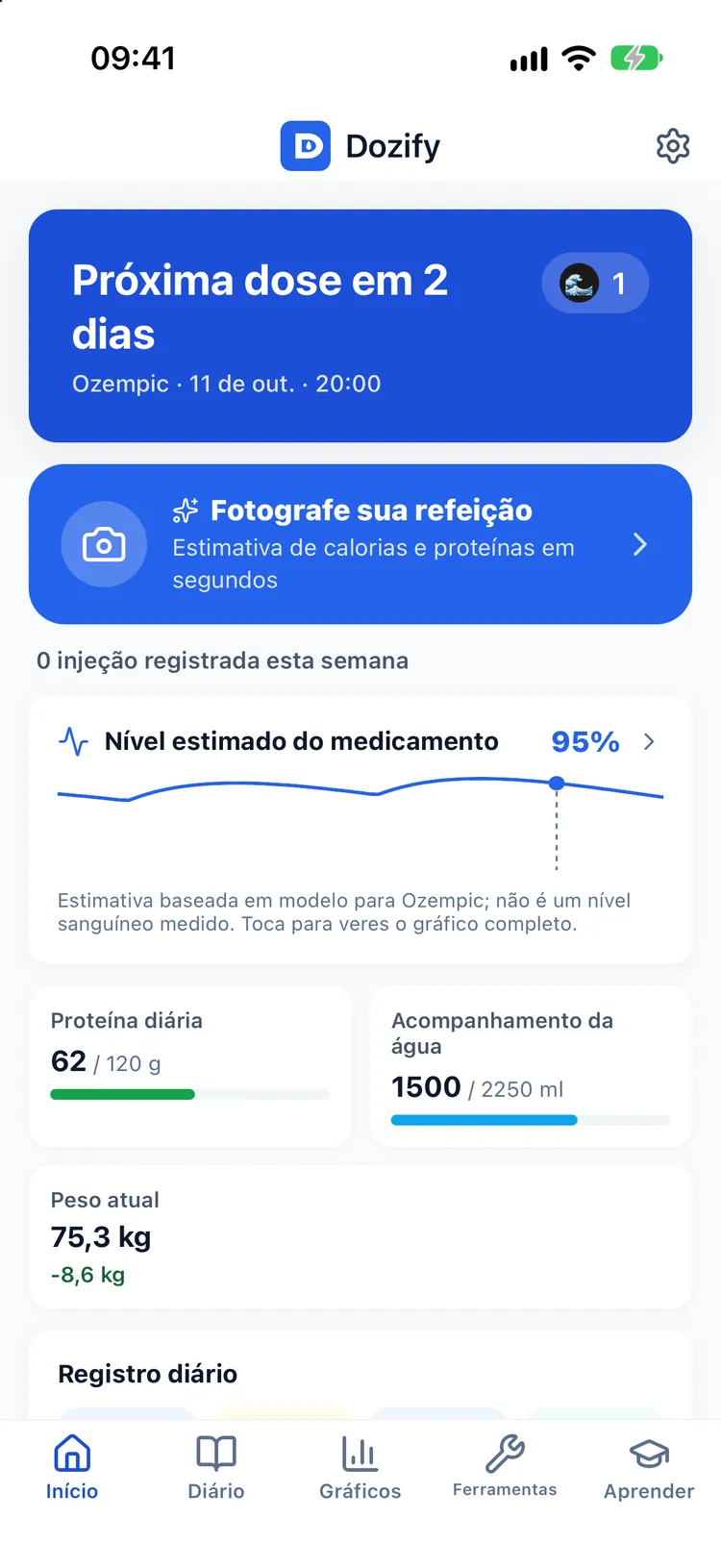O ecrã inicial do Dozify no tema Golfinho: próxima dose, «Fotografe sua refeição», nível do medicamento, proteína, água e peso