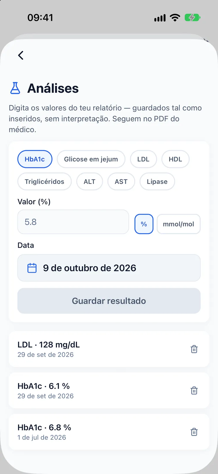 Ecrã de resultados de análises com registos de HbA1c e LDL guardados exatamente como introduzidos